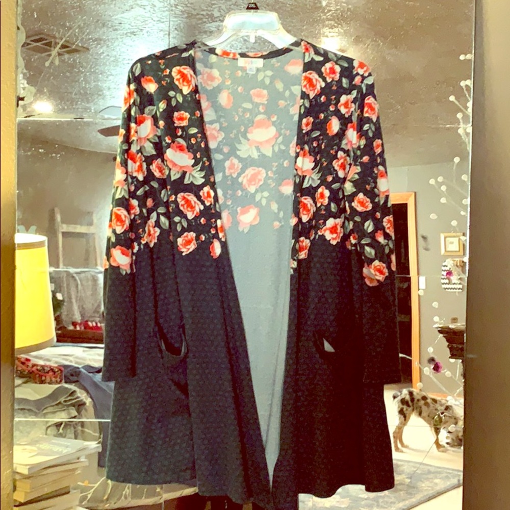 LuLaRoe Caroline XL Roses Hearts Navy Gorgeous